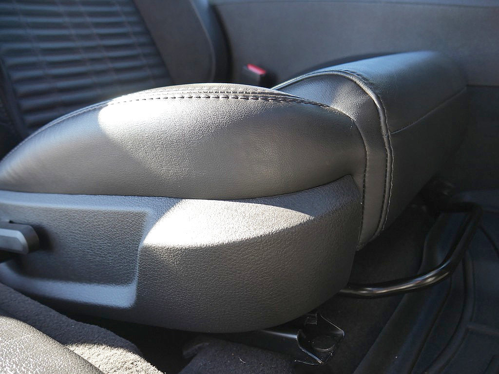Used 2010 Ford Mustang Shelby GT500 RWD image 50