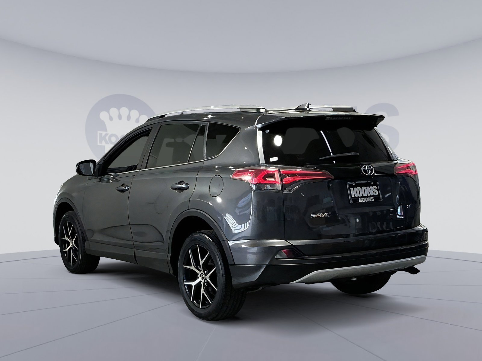 Used 2016 Toyota RAV4 SE image 14