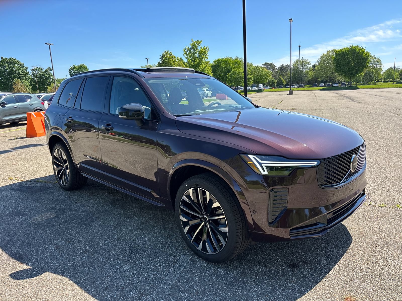 New 2026 Volvo XC90 B6 Ultra w/ Protection Package Premier AWD/4WD image 3