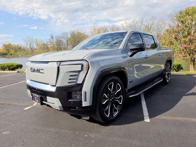 Used 2024 GMC Sierra EV Denali AWD/4WD image 15