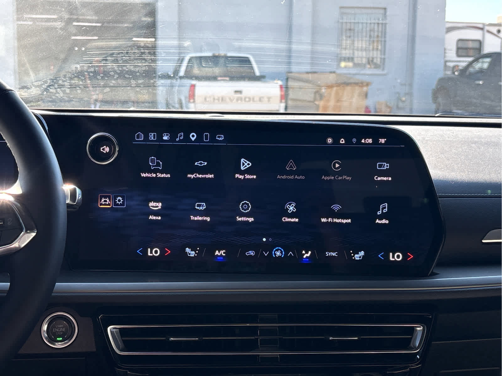 Used 2025 Chevrolet Traverse LT w/ Driver Confidence Package image 21