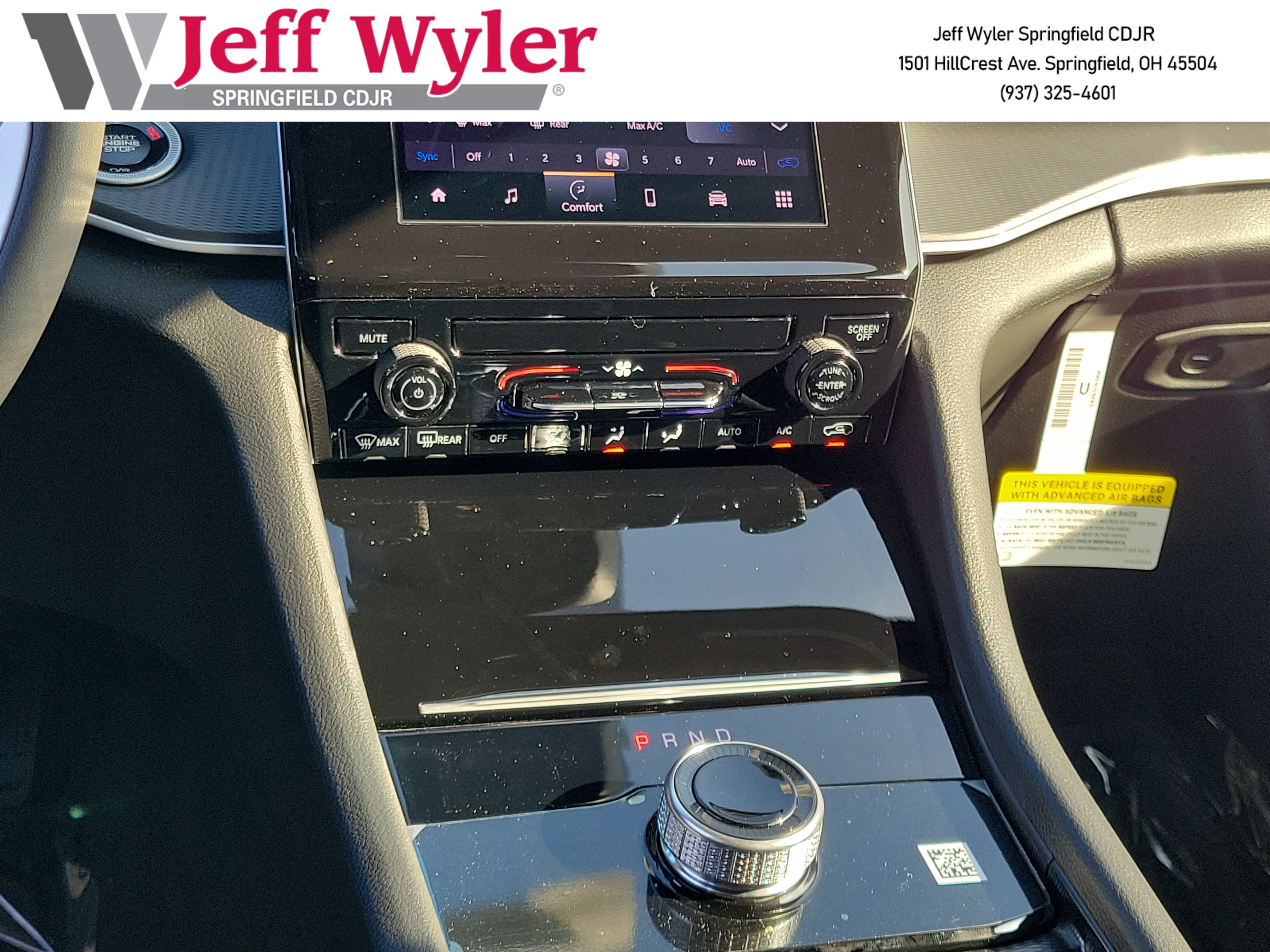 New 2026 Jeep Grand Cherokee Laredo AWD/4WD image 12