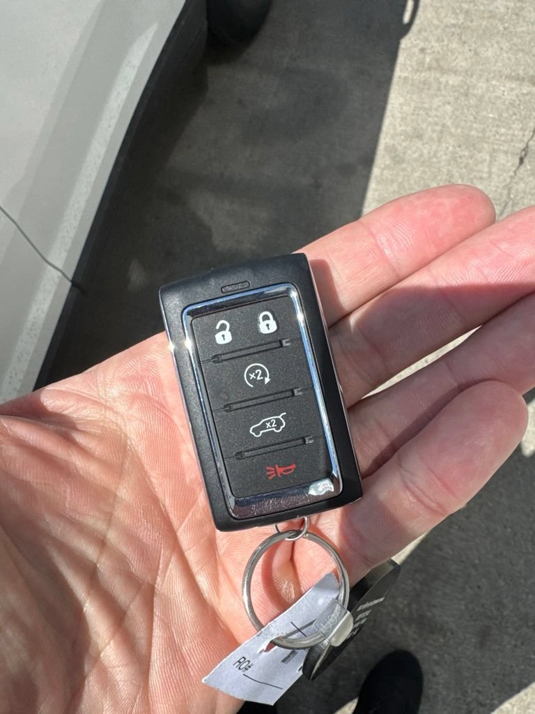 Used 2025 Jeep Grand Cherokee Altitude AWD/4WD image 7