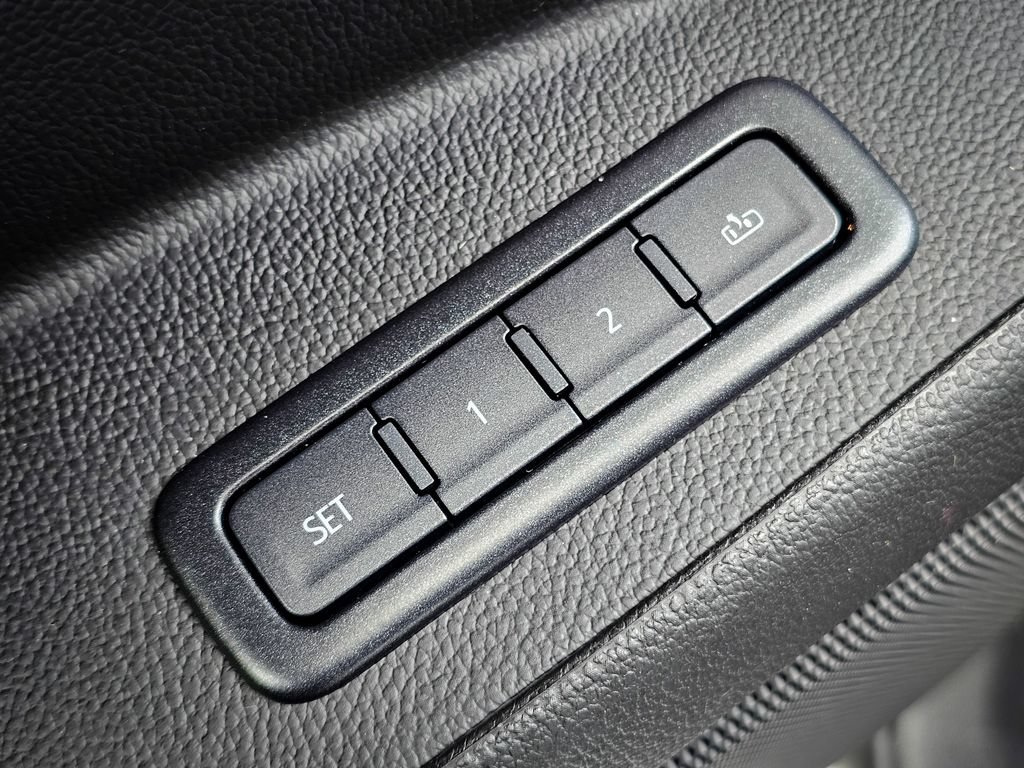 Used 2019 Chevrolet Suburban LT AWD/4WD image 11