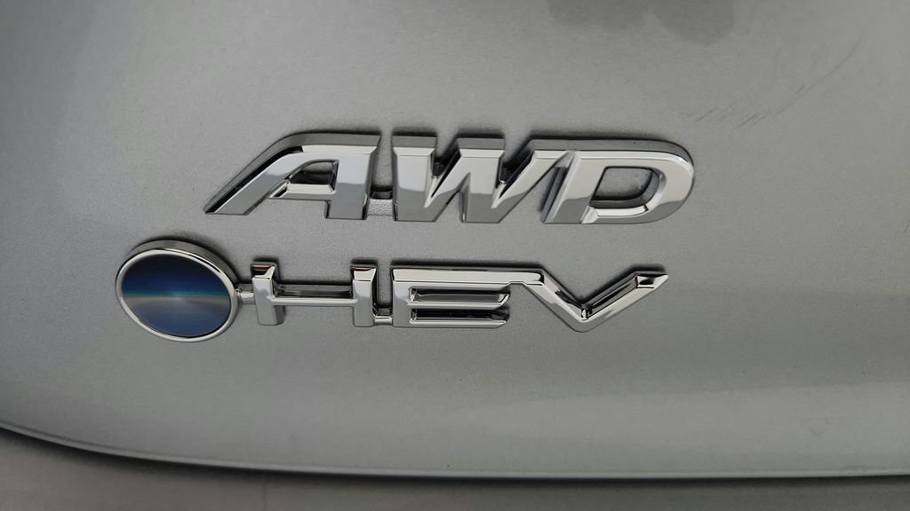 Used 2025 Toyota Camry LE AWD/4WD image 13