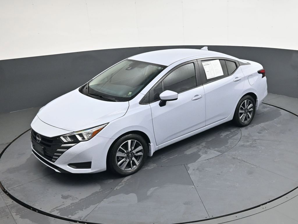 Used 2024 Nissan Versa SV w/ Trunk Package image 30