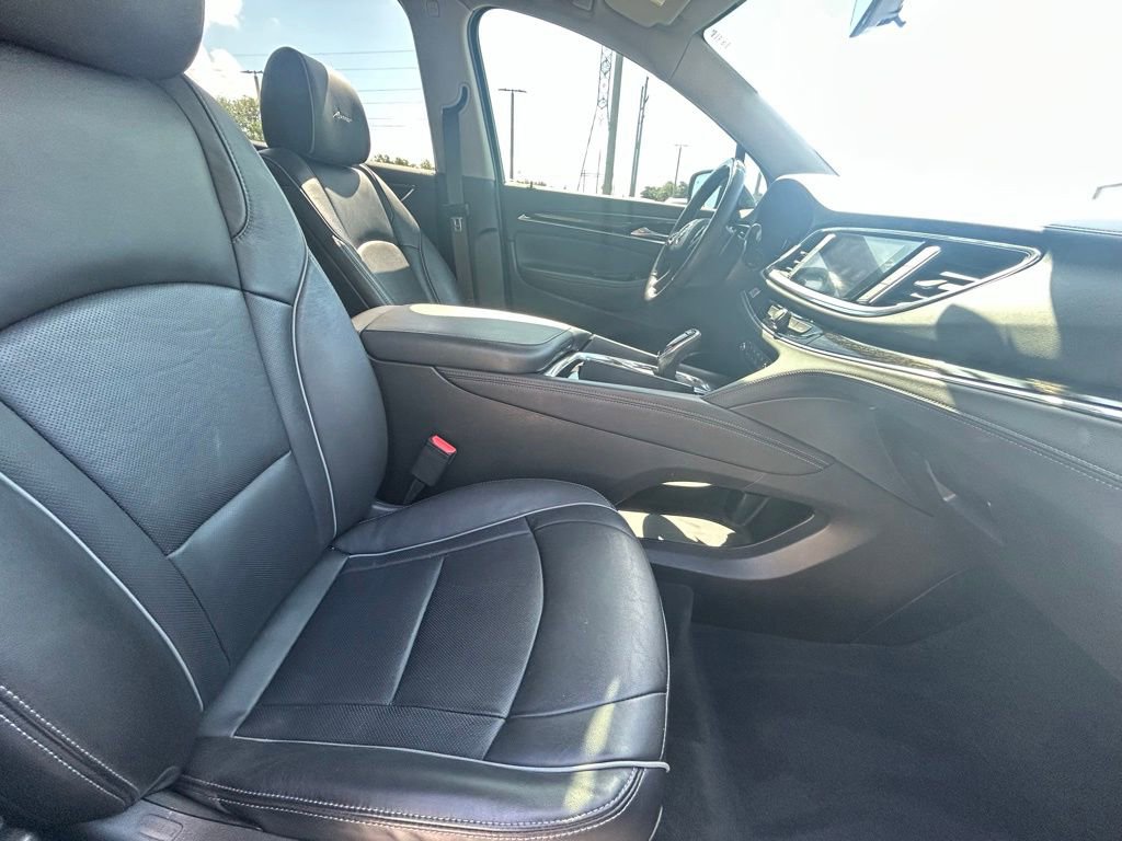 Used 2021 Buick Enclave Avenir w/ Avenir Technology Package FWD image 35