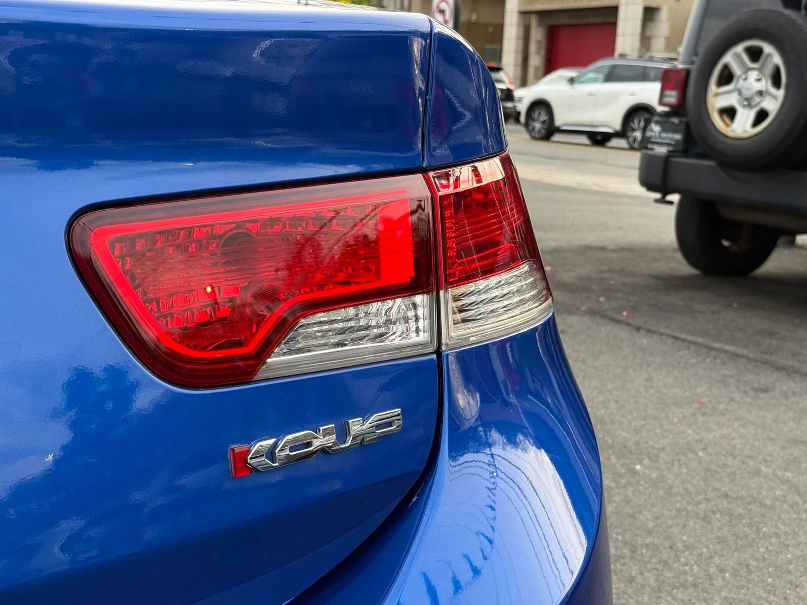 Used 2010 Kia Forte Koup SX image 6