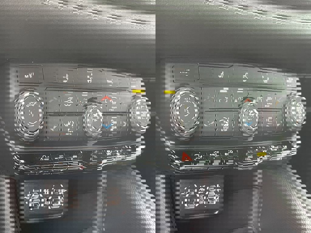 Used 2022 Dodge Durango GT image 23