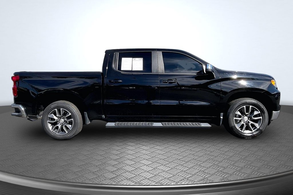 Used 2023 Chevrolet Silverado 1500 LT AWD/4WD image 4
