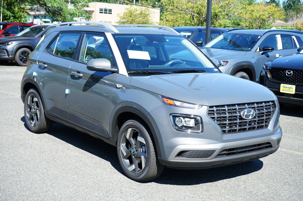 New 2025 Hyundai Venue SEL FWD image 3