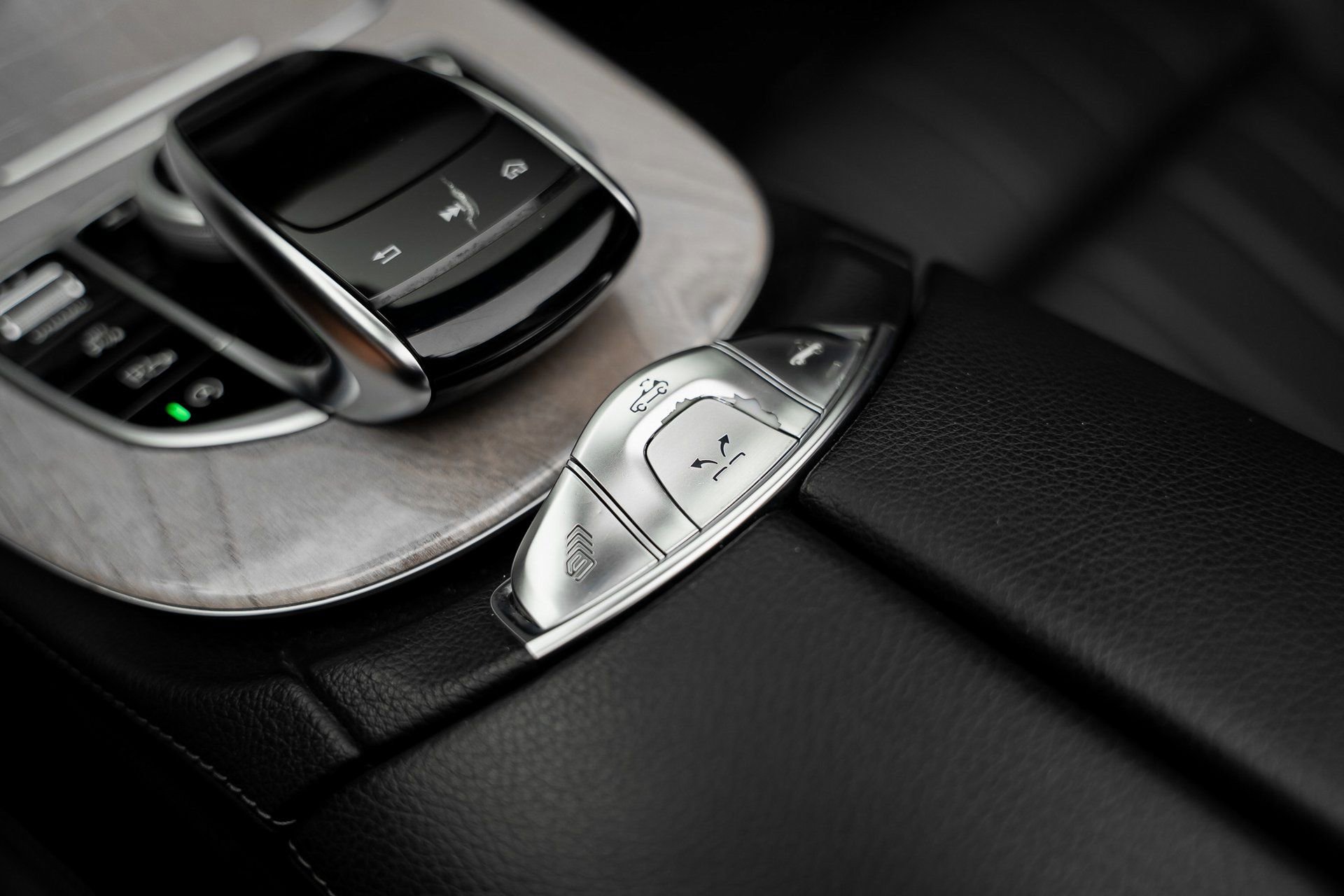 Used 2019 Mercedes-Benz E 450 4MATIC Cabriolet image 57