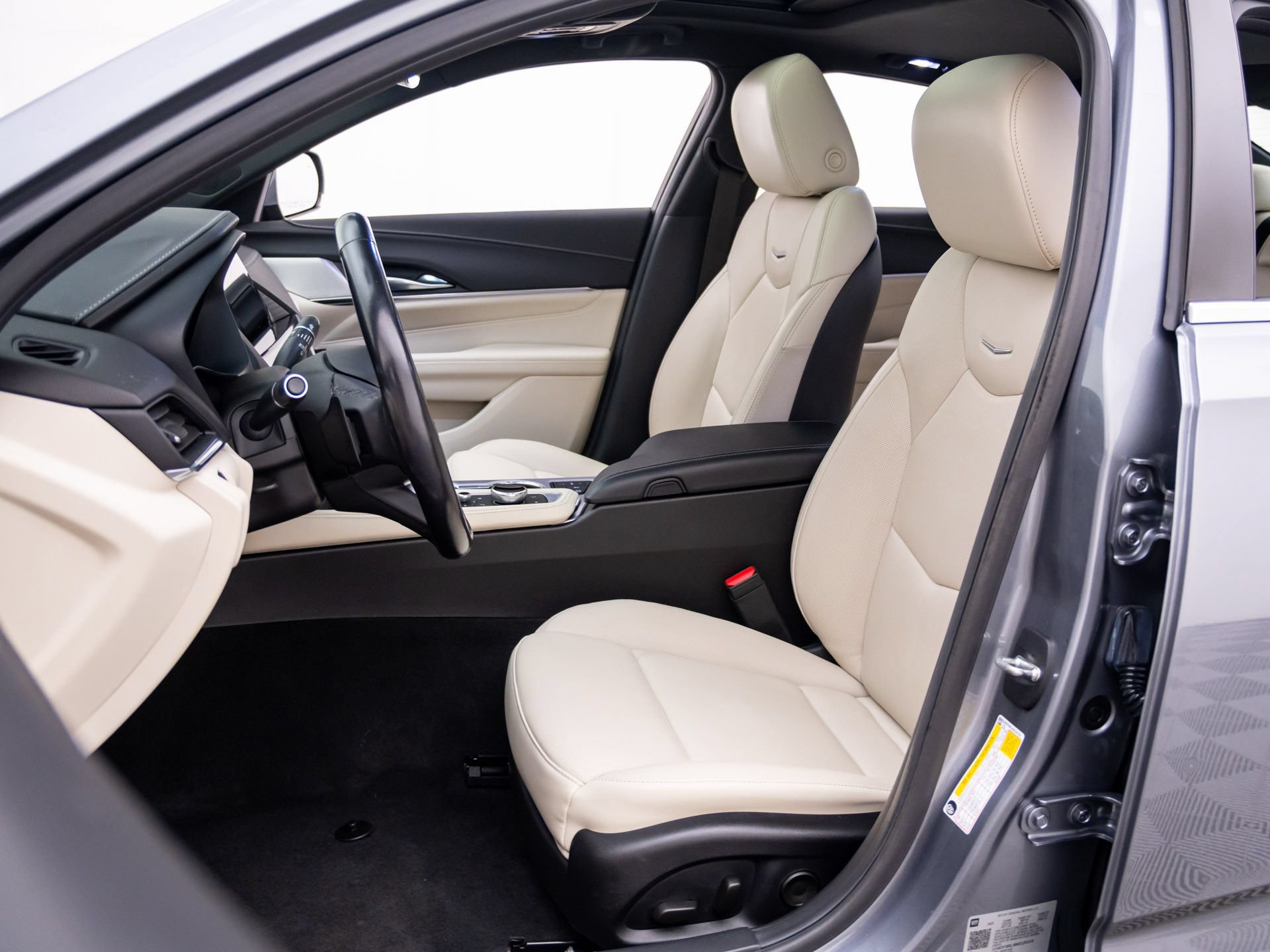 Certified 2022 Cadillac CT4 Premium Luxury AWD/4WD image 17
