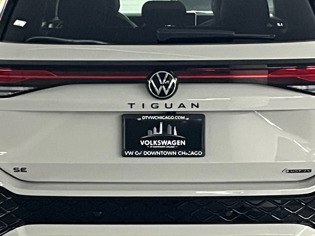 New 2025 Volkswagen Tiguan SE R-Line image 36