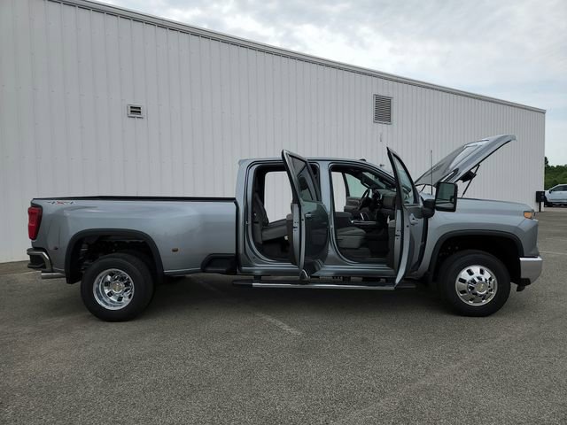 New 2026 Chevrolet Silverado 3500 LT w/ Safety Package AWD/4WD image 18