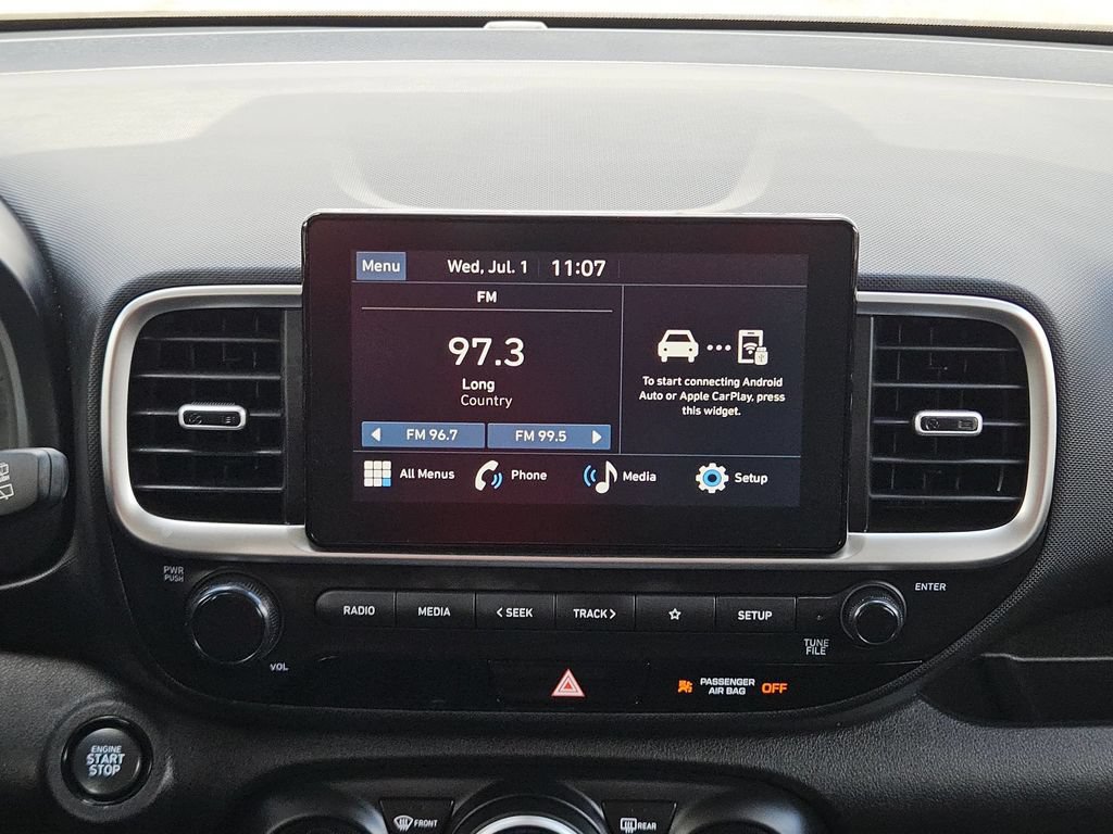 Used 2025 Hyundai Venue SEL FWD image 17
