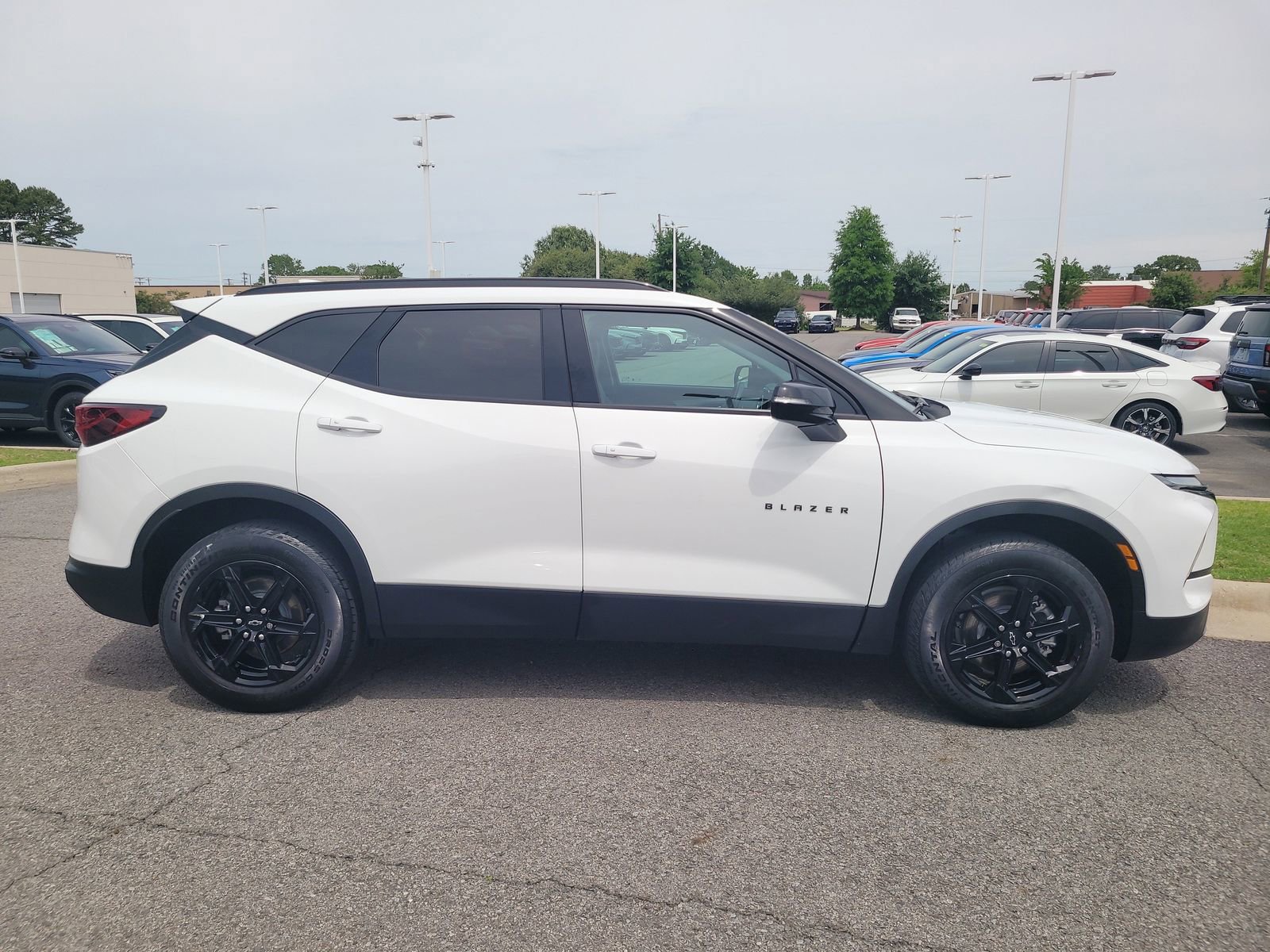 Used 2023 Chevrolet Blazer LT w/ Midnight/Sport Edition AWD/4WD image 2