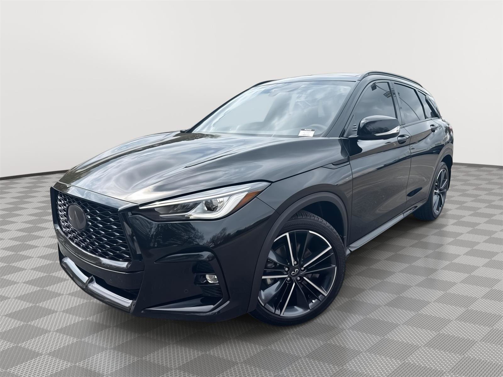 Used 2023 INFINITI QX50 Sport FWD image 2