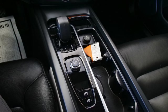 Used 2024 Volvo XC60 B5 Plus image 26