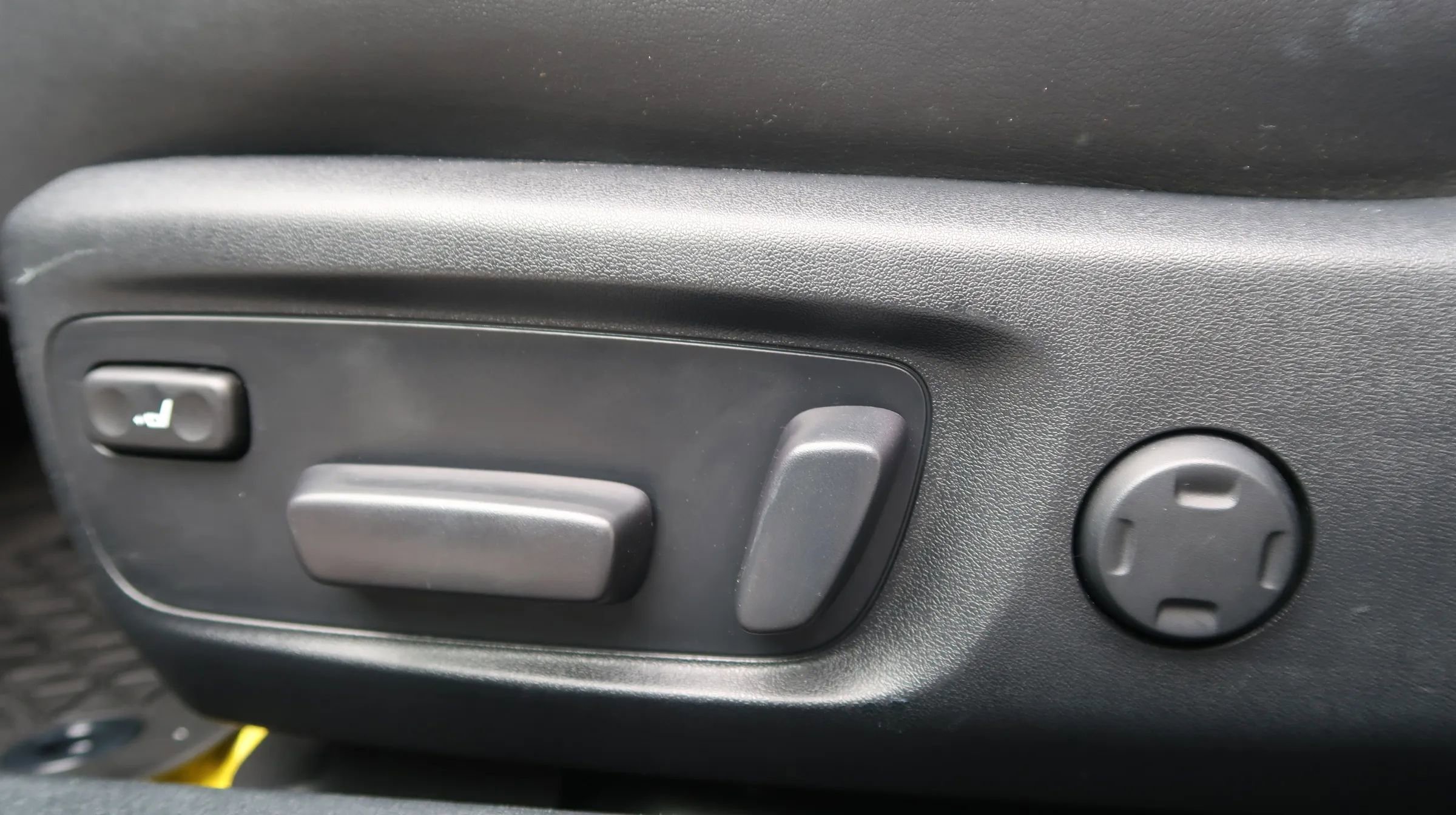 Used 2018 Toyota Avalon Limited w/ All Weather Liner Package FWD image 29