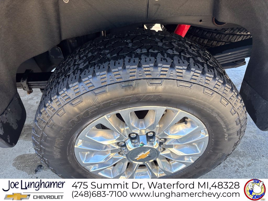 Used 2022 Chevrolet Silverado 2500 High Country w/ Safety Package II AWD/4WD image 12
