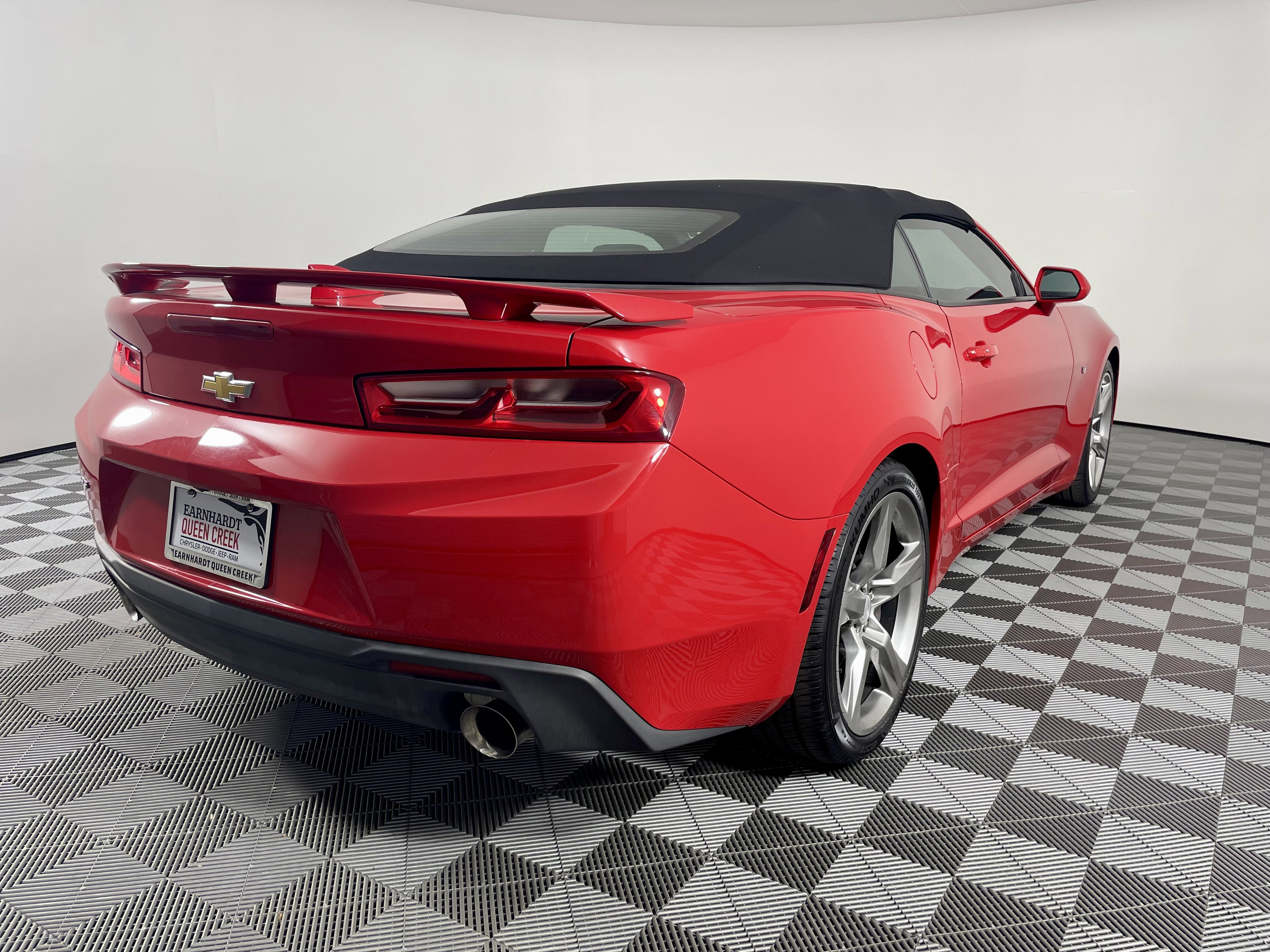 Used 2017 Chevrolet Camaro SS image 6