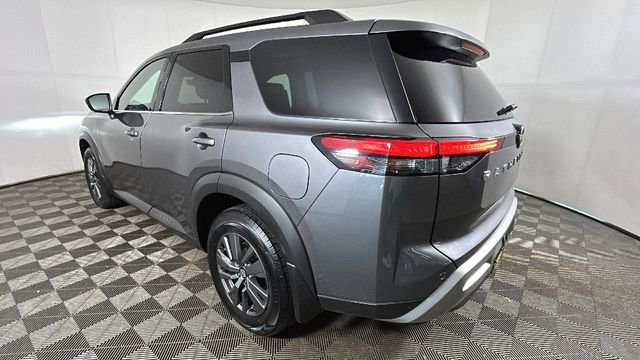 Used 2024 Nissan Pathfinder SV AWD/4WD image 5