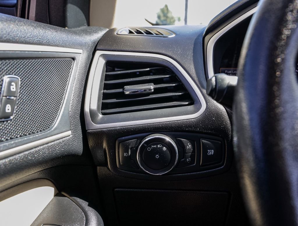 Used 2021 Ford Edge SEL image 30