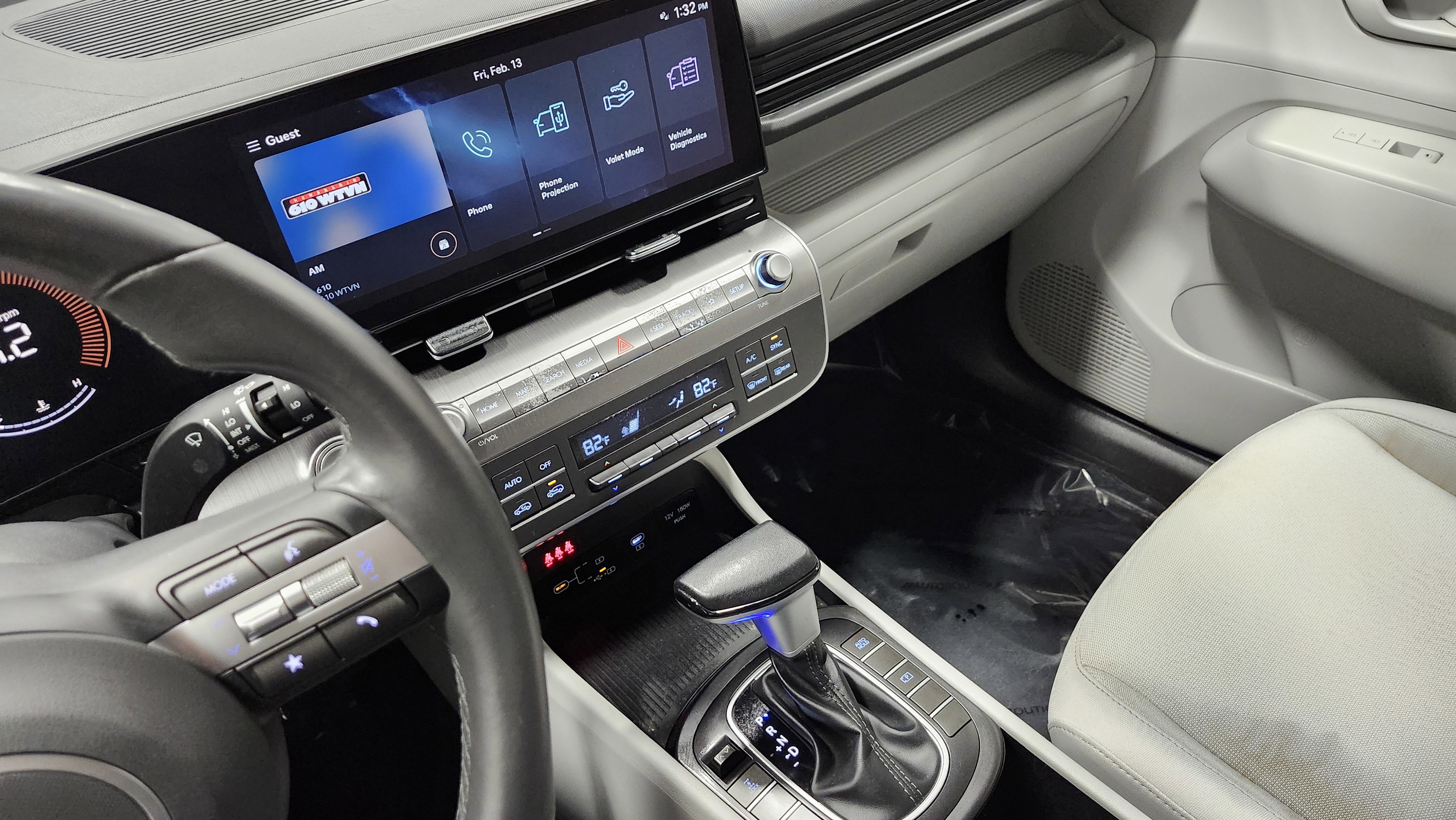 Used 2024 Hyundai Kona SEL image 24