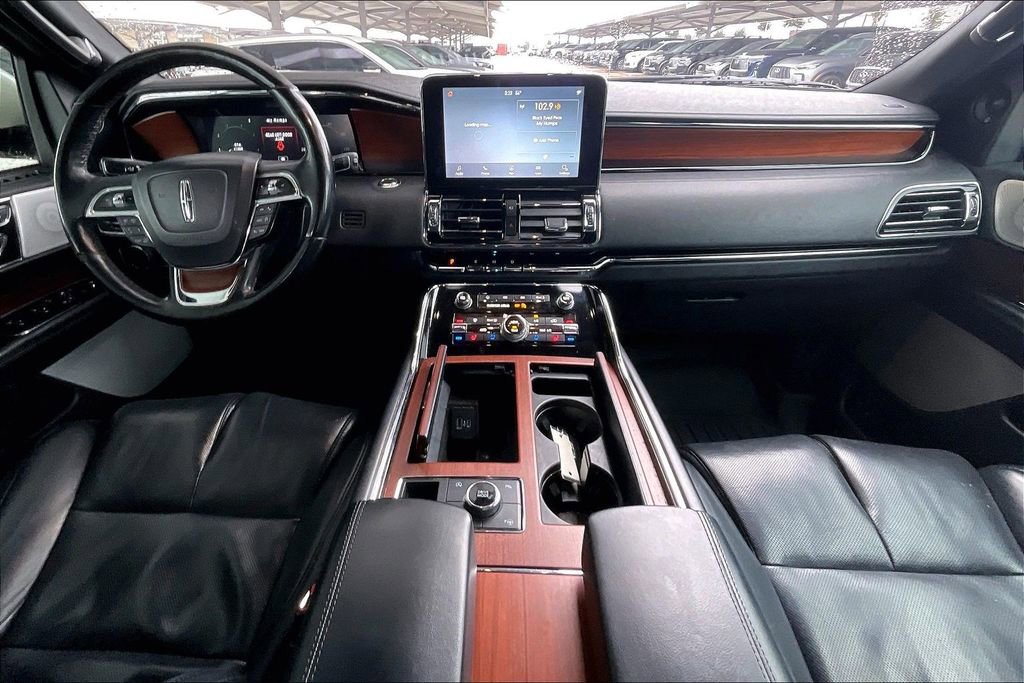 Used 2020 Lincoln Navigator L Reserve w/ Equipment Group 208A Reserve AWD/4WD image 17