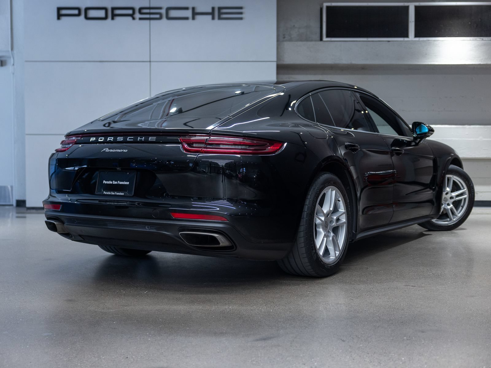 Certified 2020 Porsche Panamera image 8