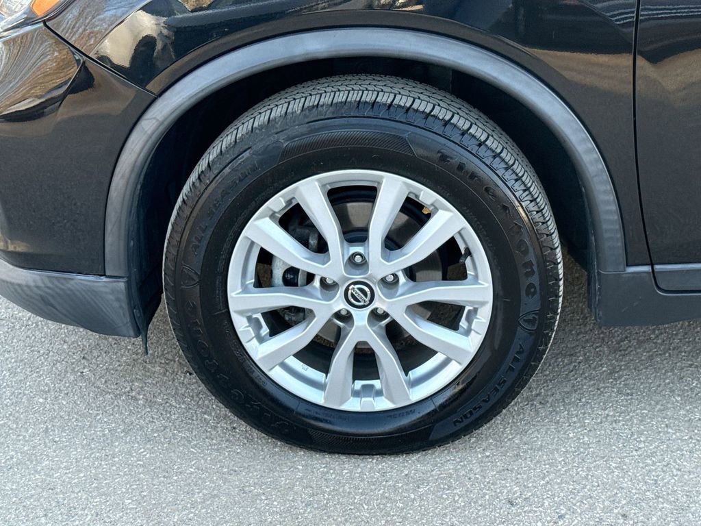 Used 2019 Nissan Rogue SV image 18