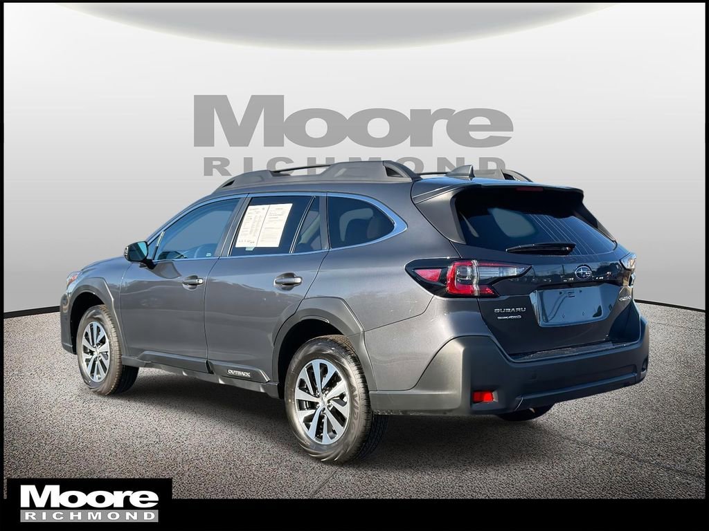 Used 2025 Subaru Outback Premium image 6