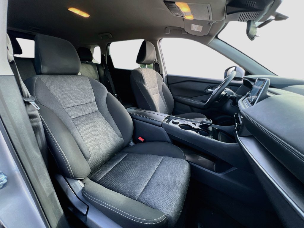 Used 2025 Nissan Rogue SV AWD/4WD image 25