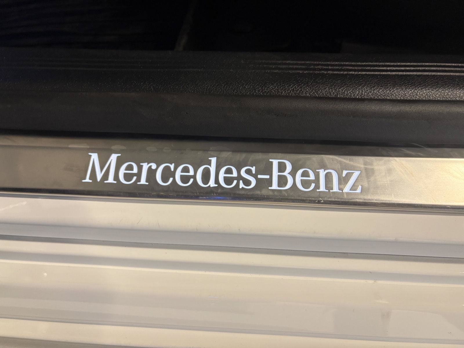 Used 2025 Mercedes-Benz E 350 4MATIC Sedan image 16