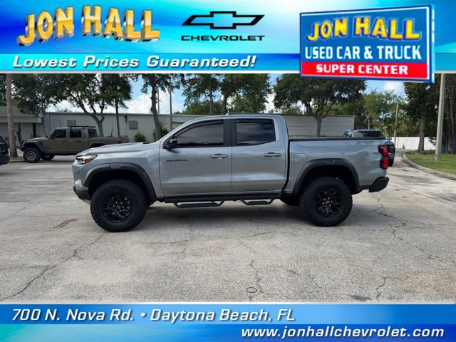 Used 2025 Chevrolet Colorado ZR2 w/ Midnight Edition AWD/4WD image 4