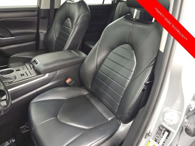 Used 2020 Toyota Highlander XLE image 16