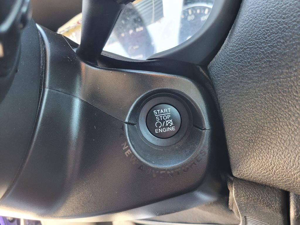 Used 2020 Jeep Renegade Latitude w/ Cold Weather Group image 29