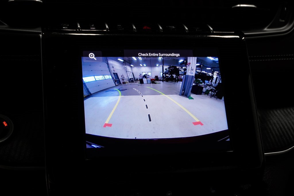 Used 2024 Jeep Grand Cherokee L Laredo image 26