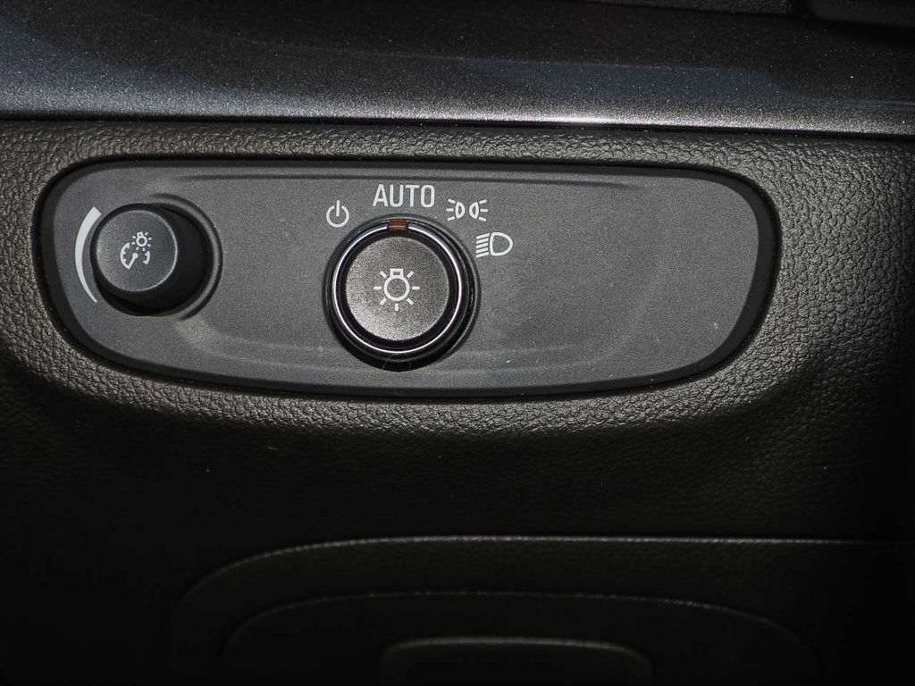 Used 2022 Buick Encore Preferred w/ Safety Package image 26