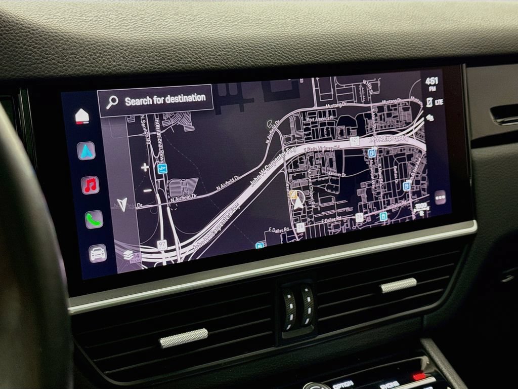 Certified 2023 Porsche Cayenne AWD/4WD image 18