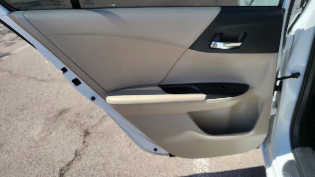 Used 2014 Honda Accord Touring image 19
