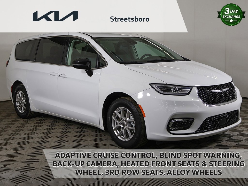 Used 2024 Chrysler Pacifica Touring-L