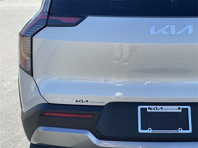 New 2026 Kia EV9 Light image 10