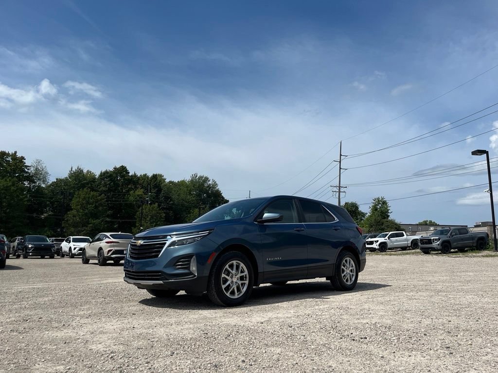 Used 2024 Chevrolet Equinox LT AWD/4WD image 2