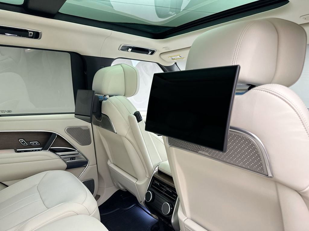 Certified 2025 Land Rover Range Rover Autobiography image 20