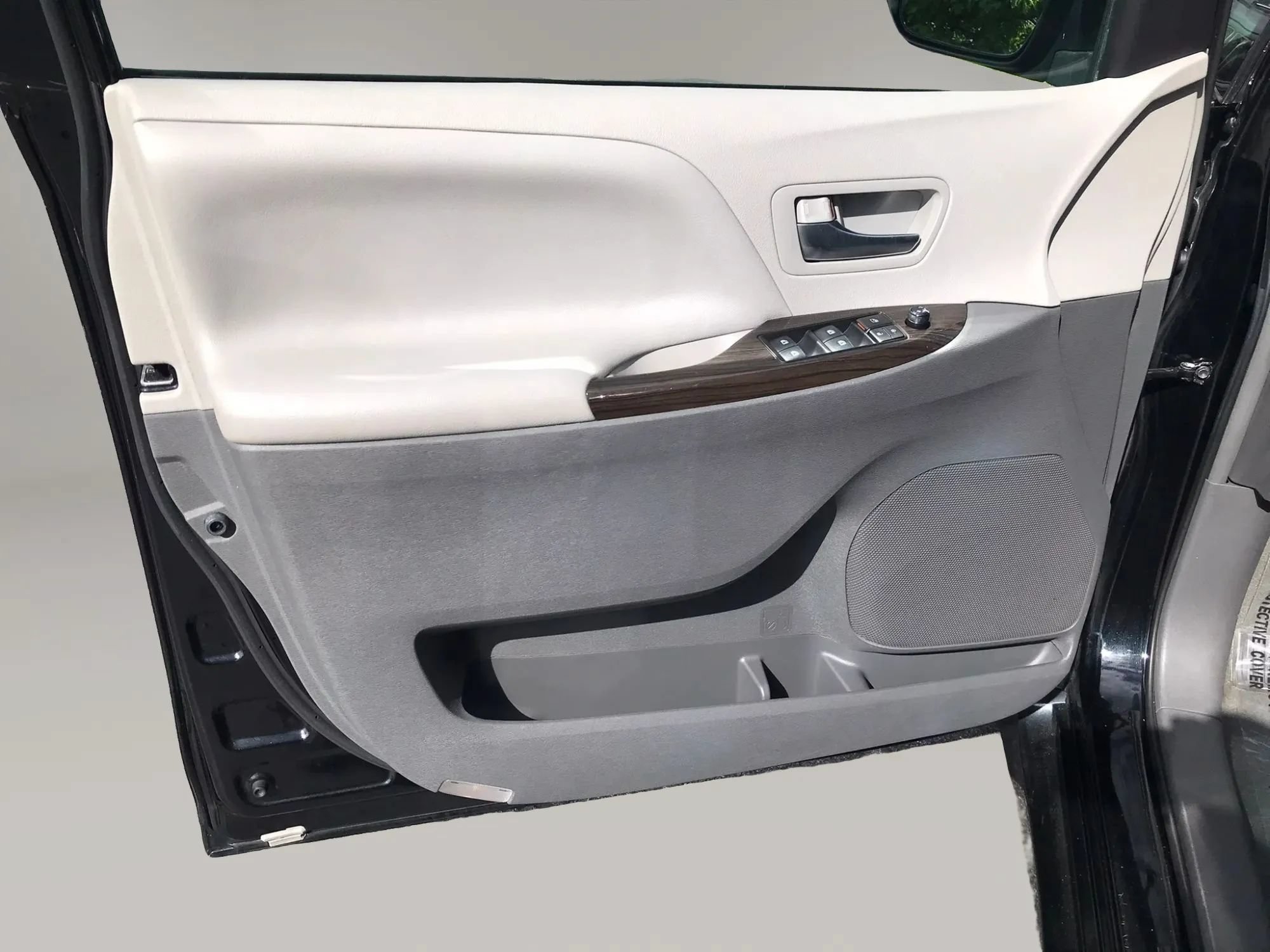 Used 2019 Toyota Sienna XLE AWD/4WD image 12