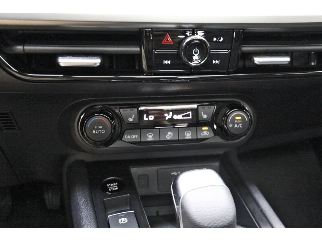 Used 2026 Nissan Kicks SV w/ SV Premium Package FWD image 24