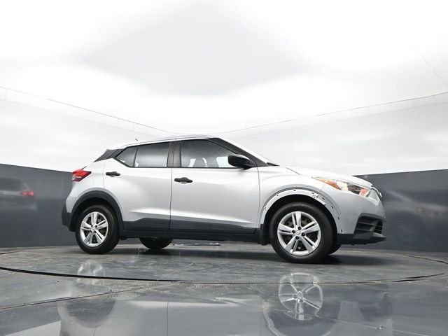 Used 2020 Nissan Kicks S FWD image 28