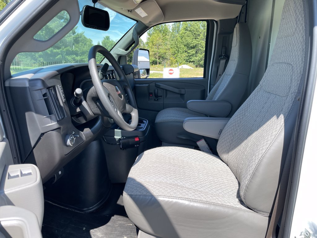 New 2025 GMC Savana 4500 w/ Power Convenience Package RWD image 23